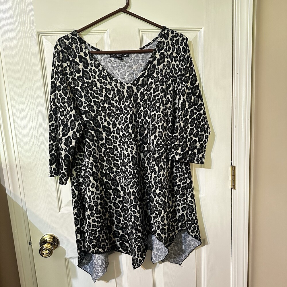 Living Doll Women’s Leopard Print Flowy Tunic Size 1X 3/4 Sleeve